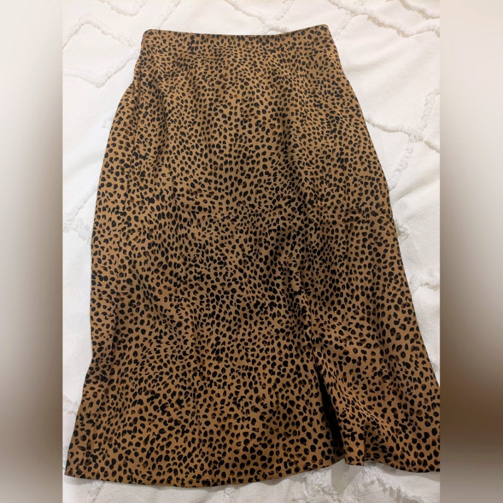 NWT J Crew Pull-on Slip Skirt in Leopard Dot.